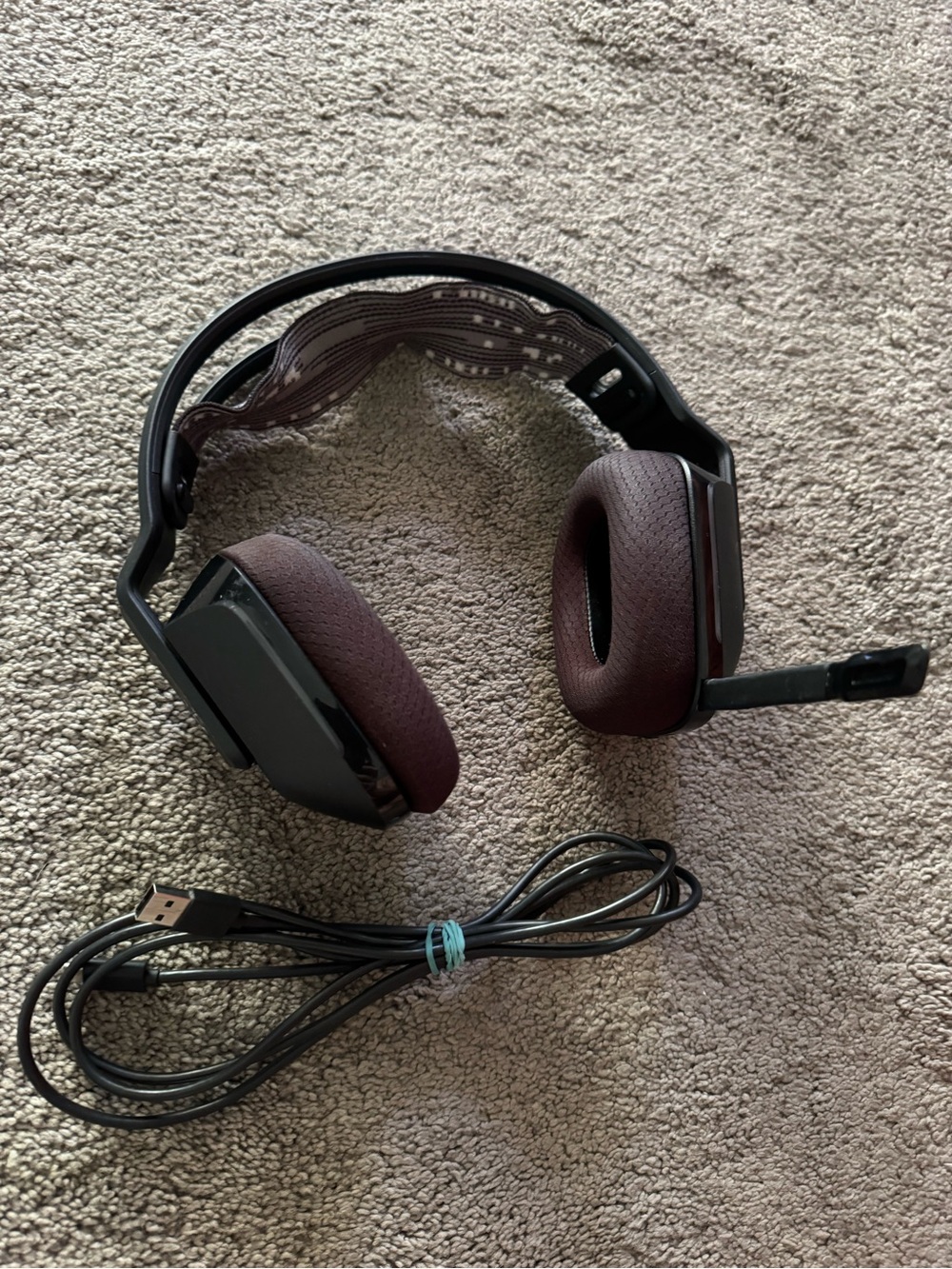 Wireless Gaming Headset with Microphone - Black